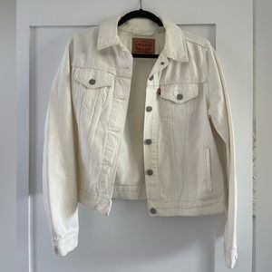 Levi white jean jacket